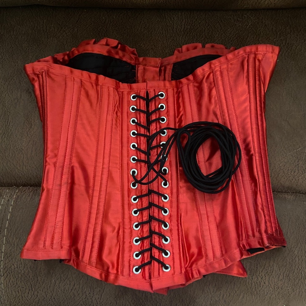 💃🏼💃🏼🔥🔥HOT RED CORSET 🔥🔥💃🏼💃🏼 - Picture 10 of 10
